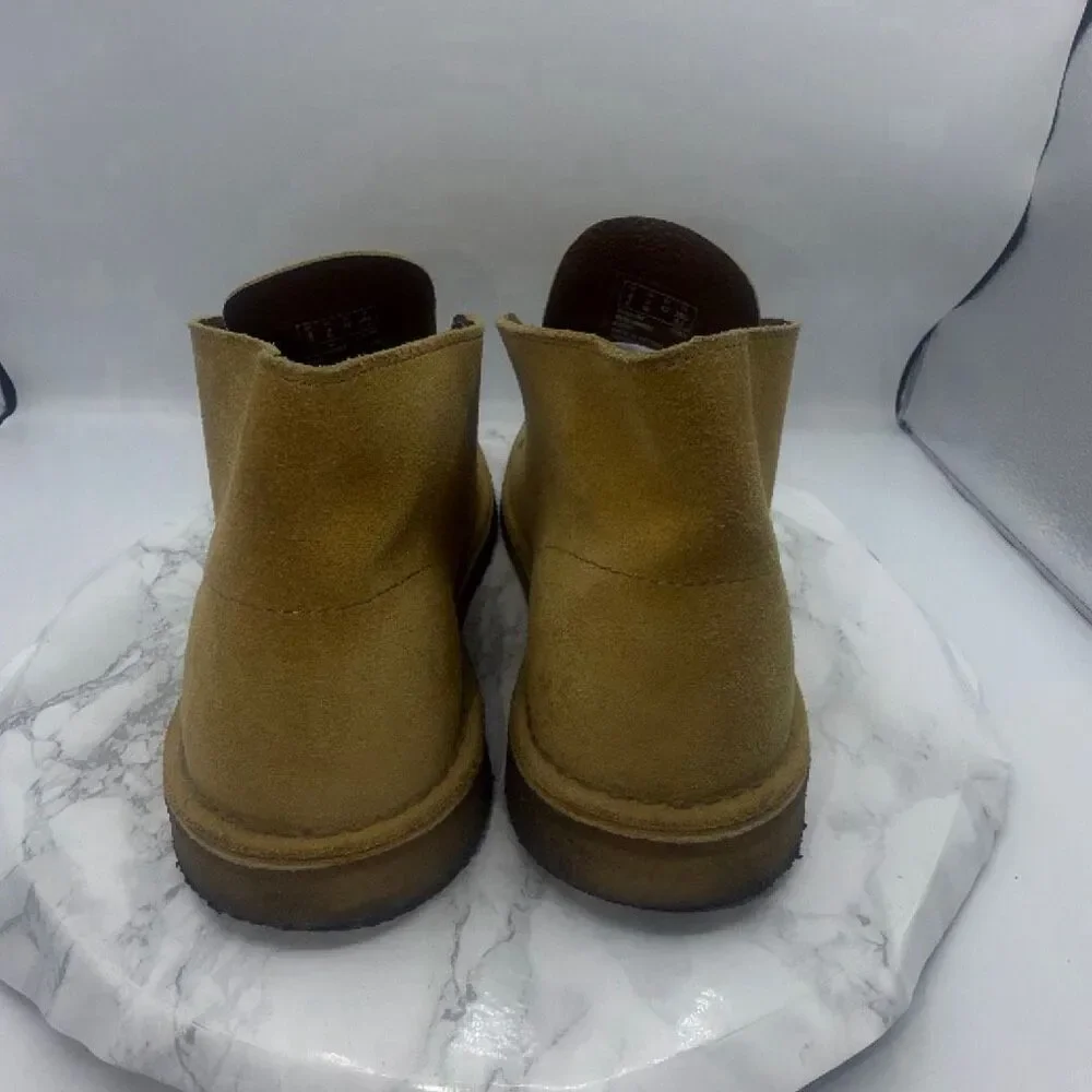 CLARKS Oak Suede Chukka Boot-9M